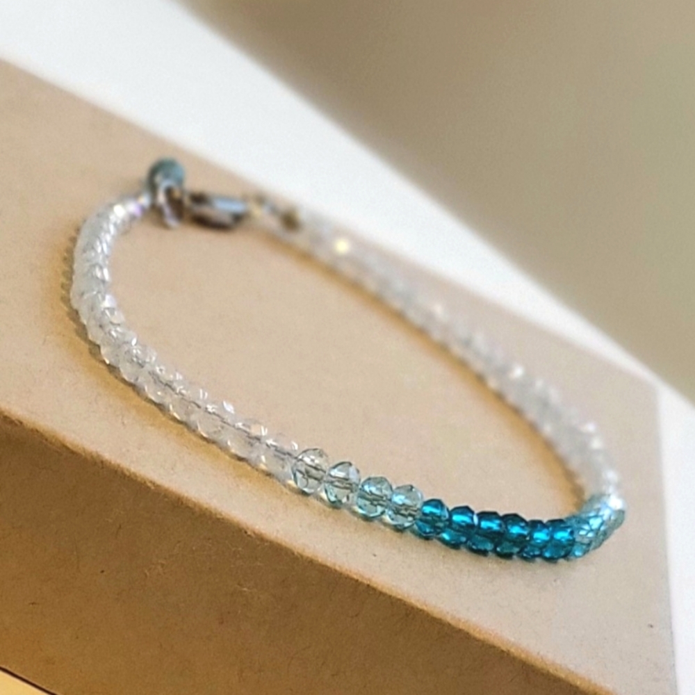 Blue ombre minimalist beaded stacking bracelet